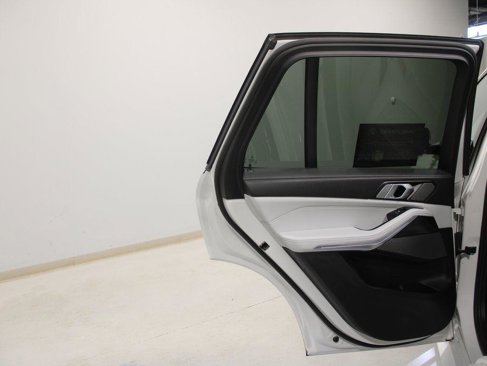 Certified 2025 BMW X5 xDrive40i w/ M Sport Package image 24