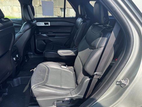 Used 2020 Ford Explorer ST w/ ST Street Pack image 9