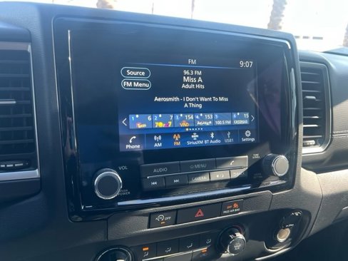 Used 2024 Nissan Frontier SV w/ Technology Package image 6