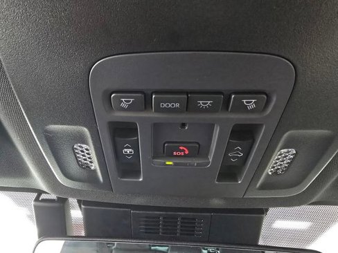 Used 2025 Toyota Camry XSE image 36