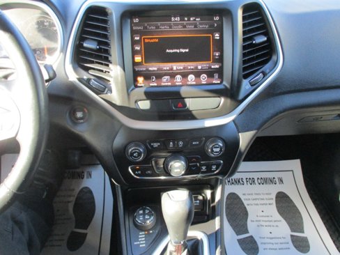 Used 2017 Jeep Cherokee Trailhawk w/ Comfort/Convenience Group image 23