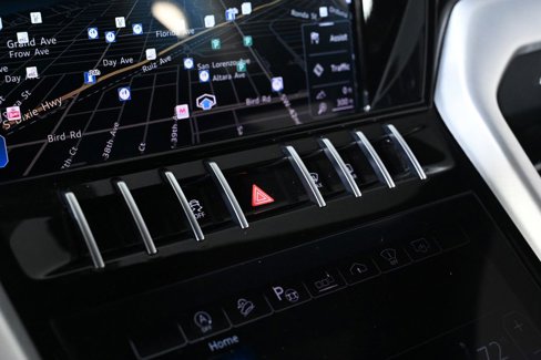 Used 2021 Lamborghini Urus image 28