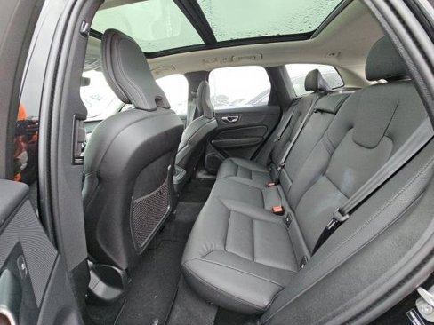 Certified 2025 Volvo XC60 B5 Plus image 6