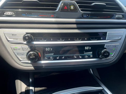 Used 2021 BMW 740i w/ Premium Package image 13