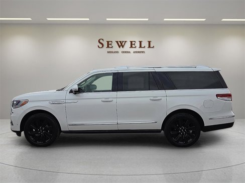 Certified 2024 Lincoln Navigator L Reserve image 2