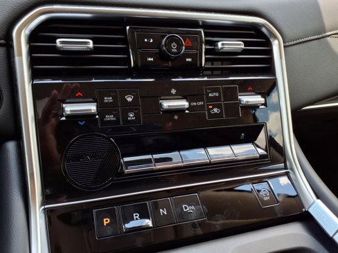 New 2025 Nissan Armada SV image 6