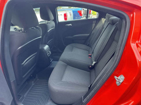 Used 2017 Dodge Charger SXT w/ Driver Confidence Group image 16