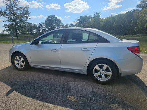 Used 2014 Chevrolet Cruze LS image 9