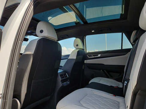 New 2025 Volkswagen Atlas Cross Sport SEL Premium R-Line image 13