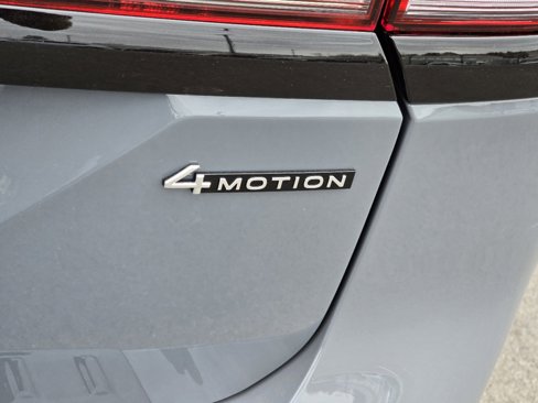 New 2025 Volkswagen Atlas Peak Edition SE image 10