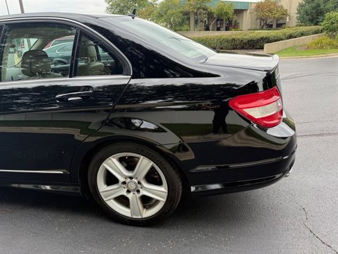Used 2011 Mercedes-Benz C 300 4MATIC Sedan image 38