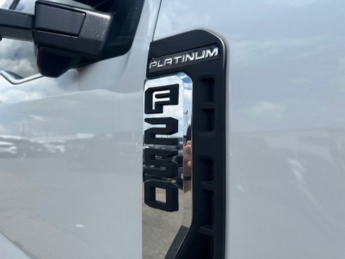 Used 2025 Ford F250 Platinum w/ Platinum Plus Package image 26