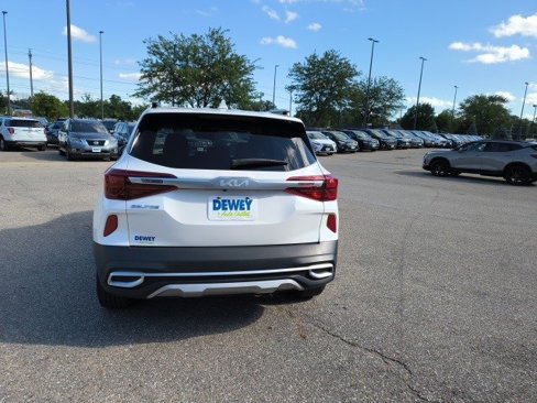Used 2023 Kia Seltos S w/ Navigation Package image 4