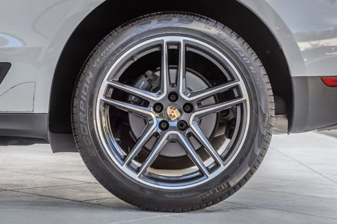 Used 2021 Porsche Macan image 12