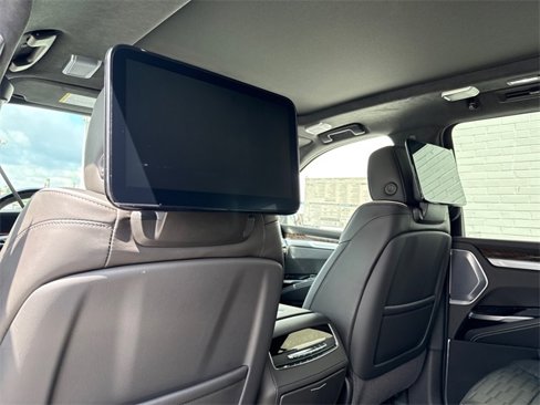 New 2025 Cadillac Escalade ESV Sport Platinum w/ LPO, ONYX Package image 6