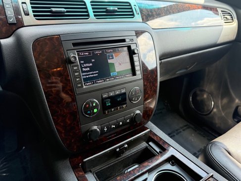 Used 2011 GMC Yukon XL Denali image 17