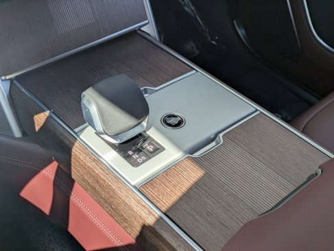 New 2025 Land Rover Range Rover Autobiography image 18