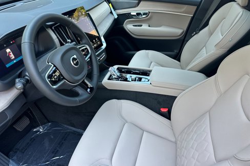 New 2026 Volvo XC90 B5 Plus image 8