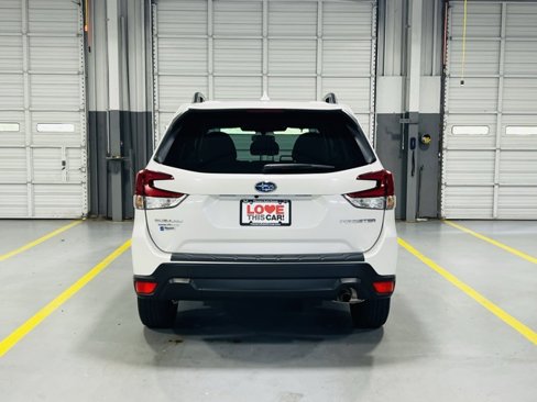 Used 2023 Subaru Forester Premium image 17