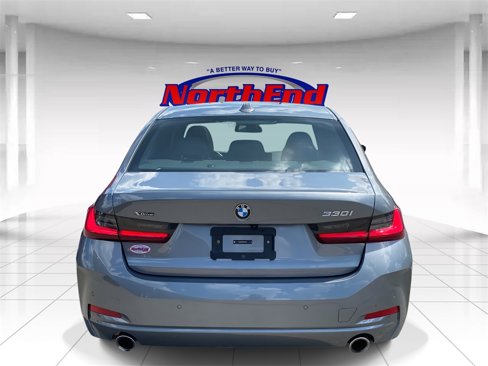 Used 2024 BMW 330i xDrive Sedan w/ Convenience Package image 7