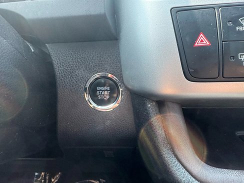 Used 2019 Toyota Highlander Limited image 21
