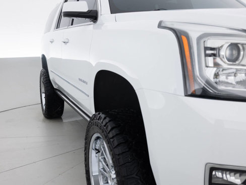 Used 2020 GMC Yukon XL Denali w/ Denali Premium Package image 11