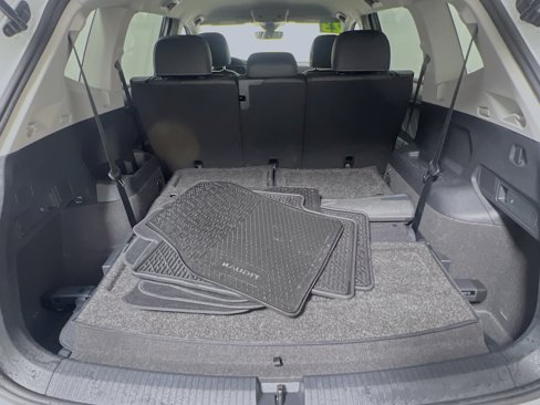 Used 2023 Volkswagen Tiguan SE image 34