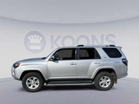 Used 2024 Toyota 4Runner SR5 image 2