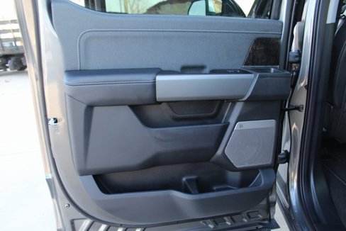 New 2025 Ford F250 Lariat w/ Lariat Ultimate Package image 8
