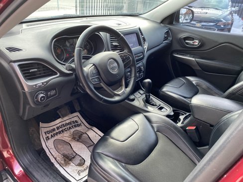 Used 2019 Jeep Cherokee Latitude Plus image 3