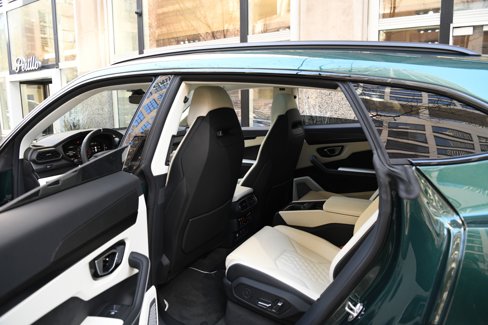 Used 2024 Lamborghini Urus S image 10