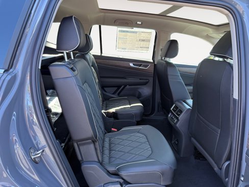 New 2025 Volkswagen Atlas SEL Premium R-Line image 18