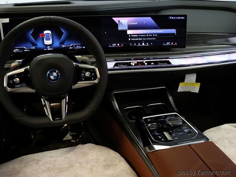 Used 2026 BMW 750e xDrive image 18