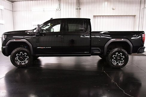 Used 2024 GMC Sierra 2500 AT4X image 4