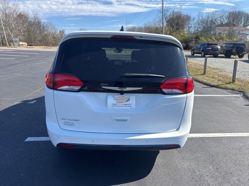 New 2025 Chrysler Voyager LX image 6
