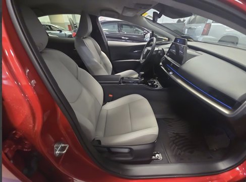 Used 2024 Toyota Prius XLE image 10
