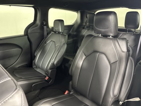 New 2025 Chrysler Voyager LX image 10