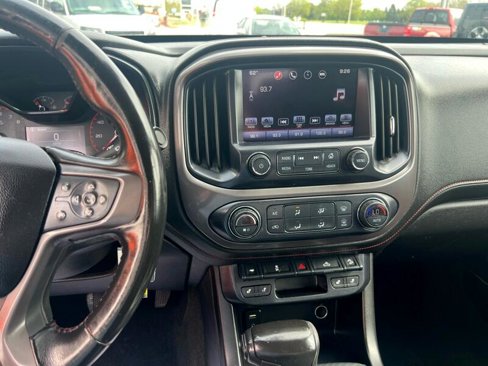 Used 2016 GMC Canyon SLE image 17