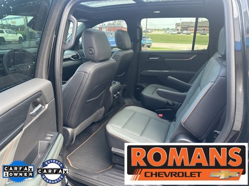 Used 2024 GMC Acadia AT4 w/ Luxury Package image 17