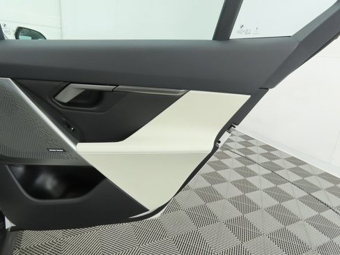 Used 2025 BMW 530i image 28