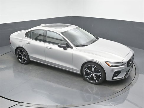 Used 2025 Volvo S60 B5 Plus w/ Protection Package Premier image 42