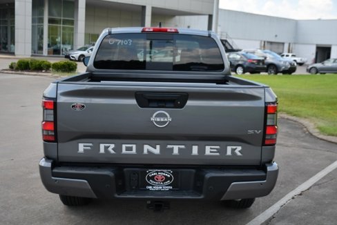 Used 2024 Nissan Frontier SV image 5