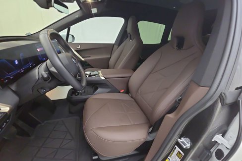 Used 2025 BMW iX xDrive50 image 12