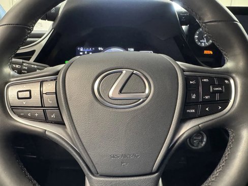 Used 2024 Lexus ES 300h w/ Premium Package image 16