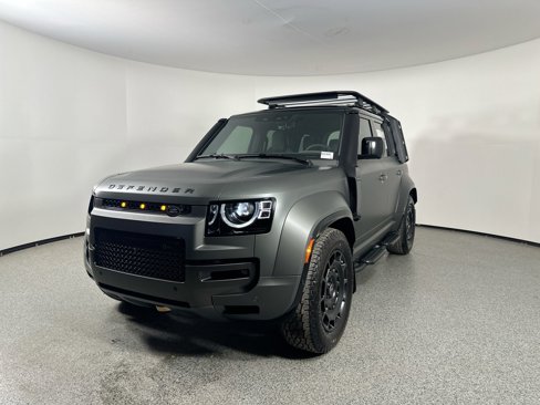 Used 2025 Land Rover Defender 110 image 1