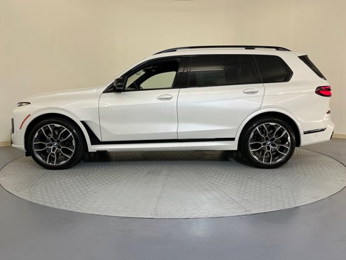 New 2026 BMW X7 M60i image 2