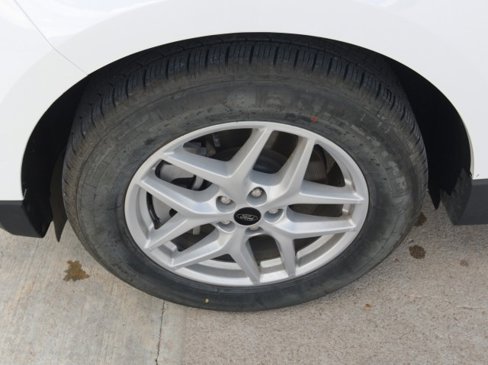 Used 2024 Ford Edge SEL image 11