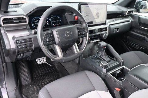 Used 2024 Toyota Tacoma TRD Off-Road image 10