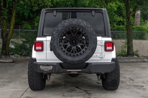 Used 2022 Jeep Wrangler Unlimited Sahara w/ Cold Weather Group image 19
