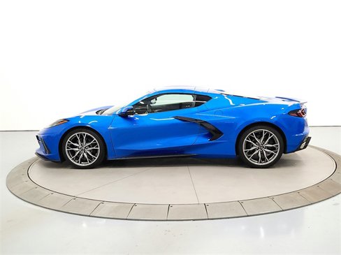 Used 2024 Chevrolet Corvette Stingray Preferred Cpe w/ Stealth Interior Trim Package image 5